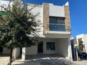 casa en renta en cumbres provenza 3 niveles