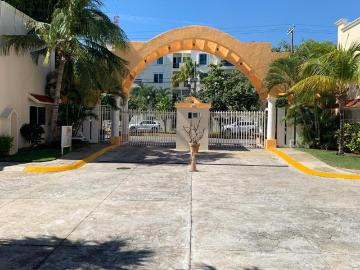 Casa en Renta en Canc?n, Residencial La Fuente, Av. Nizuc, SM 17