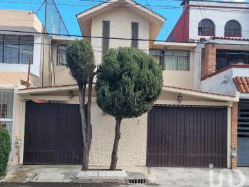 Casa en Renta en Casa Blanca, Metepec, México