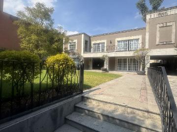 CASA EN RENTA EN CERRADA