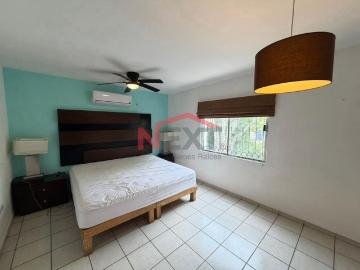 CASA EN RENTA EN COL. VILLAS DEL CORTES