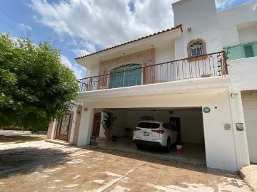 CASA EN RENTA EN COLINAS DE SAN MIGUEL