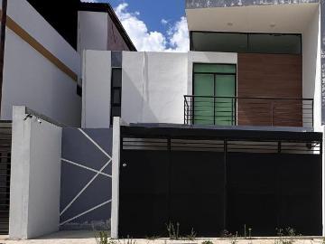 CASA EN RENTA EN COMITAN