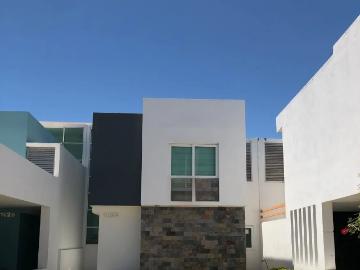 Casa en Renta en Condomino con Alberca en Pontevedra, La Isla Musala, Culiacán