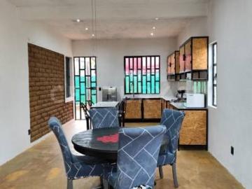 CASA EN RENTA EN EJIDO GUADALUPE VICTORIA – ESTILO RÚSTICO ON JARDÍN