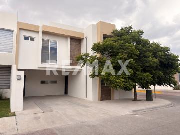 Casa en Renta en el Lago Residencial
