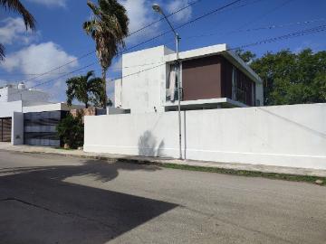 Casa en renta en esquina en Benito Juárez Nte
