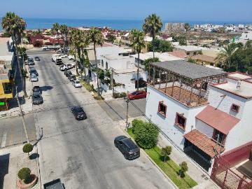 CASA EN RENTA EN ESQUINA, PLAYAS DE TIJUANA – AMPLIA, CON VISTA AL MAR