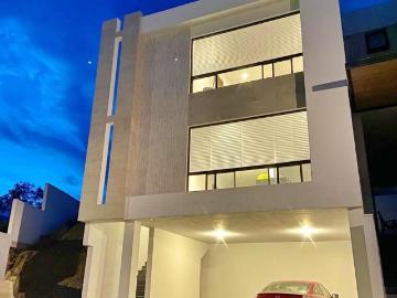 CASA EN RENTA EN FRACC PRIVADO CARRETERA NACIONAL ALAMO SUR