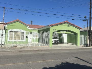 CASA EN RENTA en Fracc. Santa Mónica