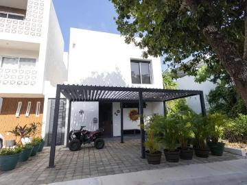 Casa en Renta en Fraccionamiento Punta Vista, Puerto Morelos, Quintana Roo