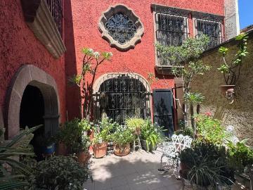 Casa en Renta en Julio Betancourt, Colonia las Aguilas, San Luis Potosi