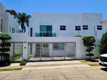 CASA EN RENTA EN JARDIN REAL