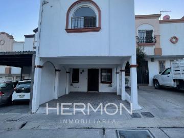 CASA EN RENTA EN JARDINES DE AGUA CALIENTE