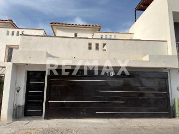 CASA EN RENTA EN LAS LOMAS