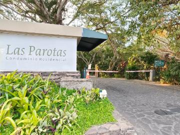 Casa en Renta en Las Parotas, Colima: Residencia en Condominio con Excelentes Amenidades