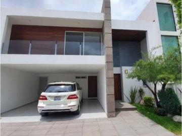Casa en renta en Lomas de Angelópolis, San Andrés Cholula, Puebla