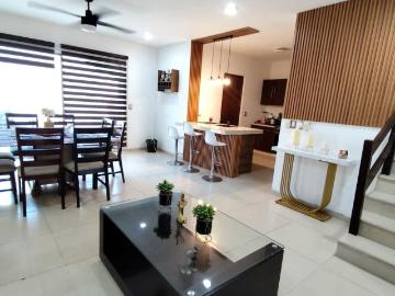 CASA EN RENTA EN LOMAS DEL SOL CON AMPLIOS ESPACIOS