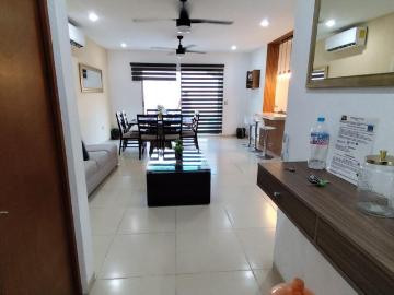 CASA EN RENTA EN LOMAS DEL SOL CON AMPLIOS ESPACIOS