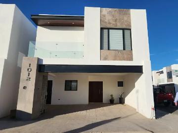 Casa en Renta en Los Viñedos, amplio jardín
