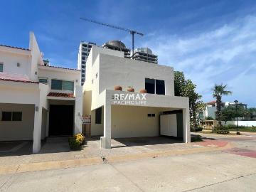 CASA EN RENTA EN PLAYA BRUJAS