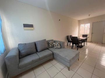 Casa en renta en Privada en Valle Alto