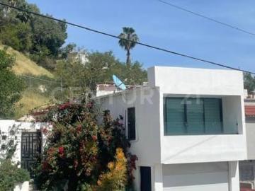 CASA EN RENTA EN RESIDENCIAL AGUACALIENTE