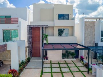Casa en RENTA en Residencial Aqua amueblada