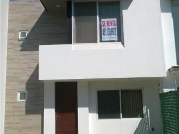 Casa en renta en Residencial Puerta de Piedra, Celaya, Guanajuato
