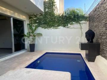 Casa en Renta en Residencial Palmaris con alberca privada