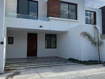 CASA EN RENTA EN SANTA MONICA AMUEBLADA