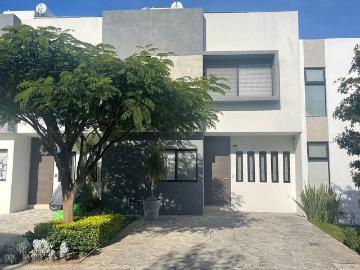 Casa en renta en Santillana Residencial
