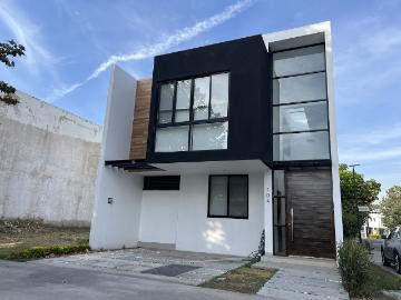 Casa en Renta en Solares Coto Althea