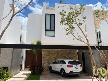 Casa en Renta en Temozon Norte, Mérida, Yucatán