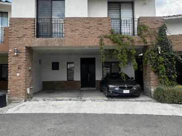 CASA EN RENTA EN TRIANA JURIQUILLA+3 RECAMARAS+JARDIN+BODEGA Y AMENIDADES