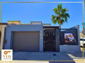 Casa en renta en villa toledo residencial
