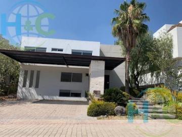 CASA EN RENTA EN VILLAS REGENCY, JURICA, QUERETARO