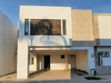 Casa en Renta en Viñedos, cerca de centros comerciales en Torreón