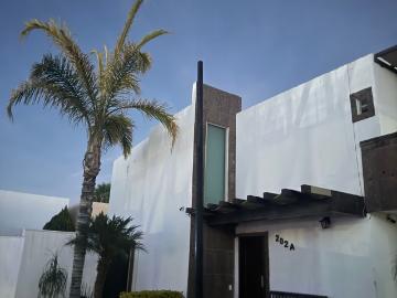 Casa en Renta en Viñedos, con alberca y amueblada