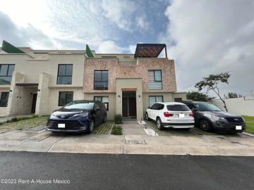 Casa en renta Felipe Carrillo Puerto, Santiago De Querétaro, Querétaro, México