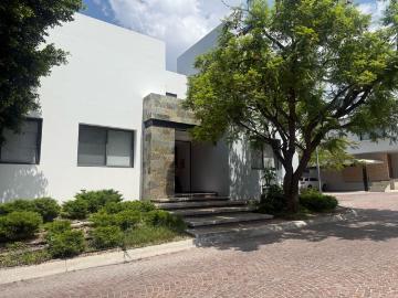 Casa en renta Fraccionamiento Villas Del Mesón, Municipio De Querétaro