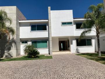 Casa en renta Fraccionamiento Villas Del Mesón, Municipio De Querétaro