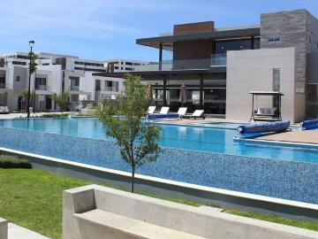 Casa en renta Fraccionamiento Cumbres Del Lago, Municipio De Querétaro