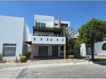 Casa en renta Fraccionamiento Lomas De Angelópolis, San Andrés Cholula