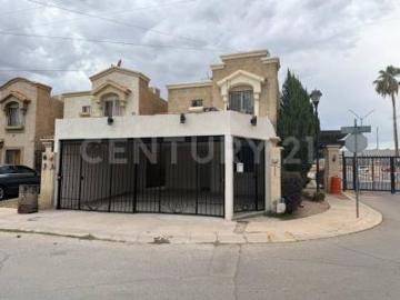 CASA EN RENTA FRENTE A PARQUE, EN ESQUINA, QUINTA MONTECARLO, CHIHUAHUA