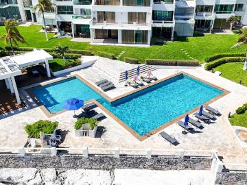 CASA EN RENTA FRENTE AL MAR EN ZONA HOTELERA CANCUN