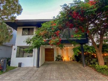 CASA EN RENTA HACIENDA MIRAGE: con alberca, terraza y amplios espacios/ 4 recáma