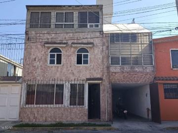 Casa en renta Isidro Fabela 1a Sección, Toluca