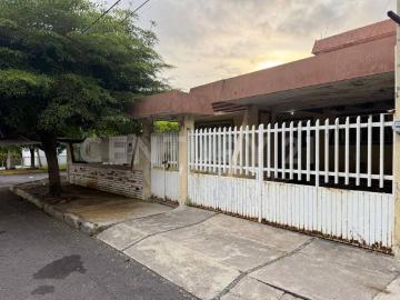 Casa en renta Jardines Residenciales, Municipio De Colima