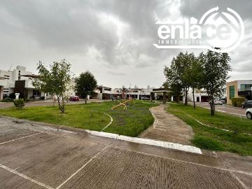 Casa en RENTA Loma Bonita